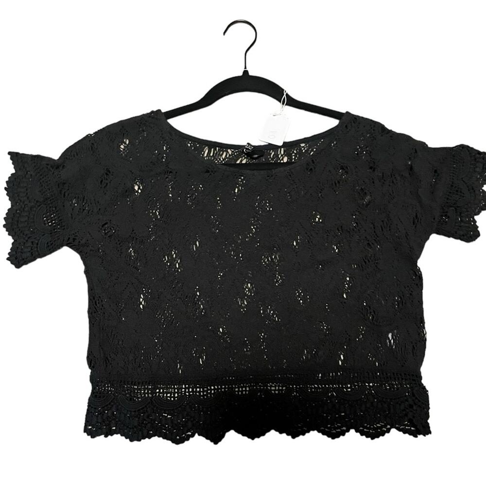 Size large H&M lace crop top